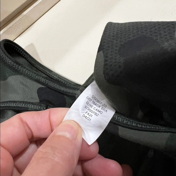 Gap Fit T-back Sports Bra - Picture 4 of 4